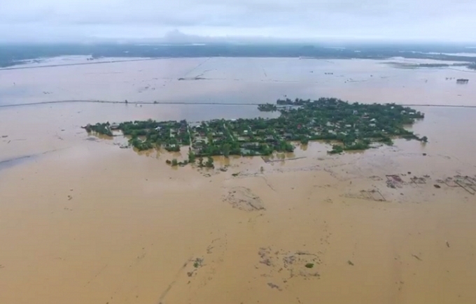 Tập đo&agrave;n quyết định tr&iacute;ch n&oacute;ng 200 triệu đồng mua gạo, m&igrave; t&ocirc;m, sữa đậu n&agrave;nh gửi tới c&aacute;c địa phương chịu thiệt hại nặng nề nhất.