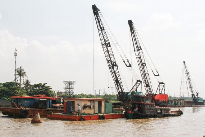 C&ocirc;ng t&aacute;c nạo v&eacute;t duy tu h&agrave;ng hải.