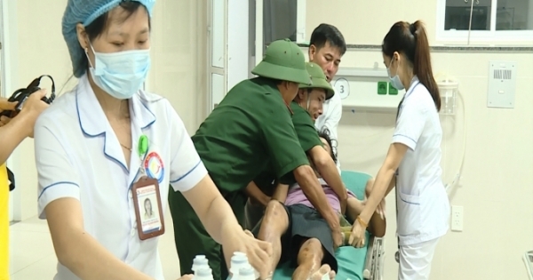 Quảng Bình: Tìm thấy bốn thuyền viên trên tàu bị sóng biển cuốn trôi