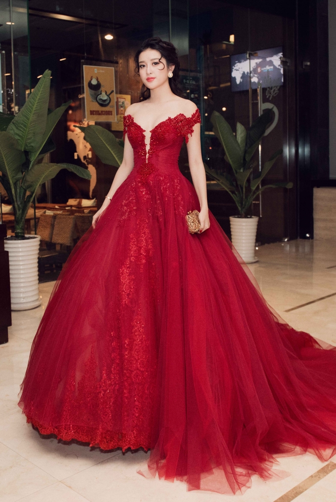 Ngắm những n&agrave;ng &ldquo;c&ocirc;ng ch&uacute;a&rdquo; đẹp nhất trong showbiz Việt