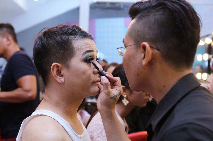 Vũ H&agrave; bị học tr&ograve;