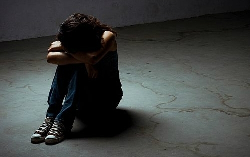 Hai tên "Yêu râu xanh" hãm hiếp thiếu nữ 16 tuổi suốt 3 ngày