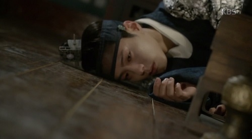 Th&aacute;i tử Lee bị tr&uacute;ng độc.