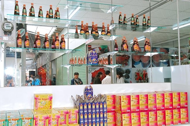 Nhiều DN nước mắm cho biết kh&ocirc;ng hề biết sản phẩm bị kiểm nghiệm, chỉ biết th&ocirc;ng tin khi kh&aacute;ch h&agrave;ng chất vấn, dọa trả sản phẩm. Ảnh minh họa:&nbsp;Đ&igrave;nh H&ograve;a.