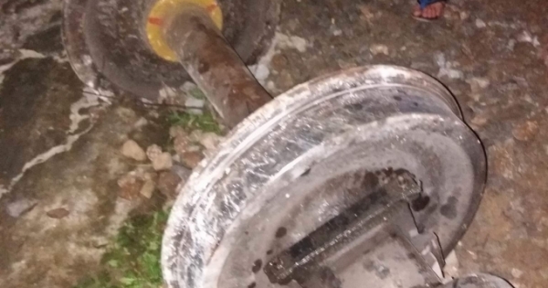 Thừa Thiên-Huế: Thót tim tàu hỏa bị lật nghiêng, bánh tàu văng khỏi toa