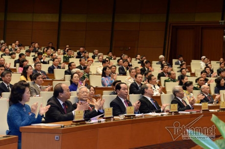 L&atilde;nh đạo Đảng, Nh&agrave; nước tại phi&ecirc;n khai mạc kỳ họp thứ nhất QH kh&oacute;a 14. Ảnh: Phạm Hải.