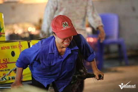 Khi được hỏi ng&agrave;y 20/10 c&oacute; tự thưởng cho m&igrave;nh một ng&agrave;y nghỉ kh&ocirc;ng, tất cả những người được hỏi đều lắc đầu cười, c&ocirc;ng việc tất bật khiến họ gần như kh&ocirc;ng c&oacute; ng&agrave;y nghỉ ngơi.