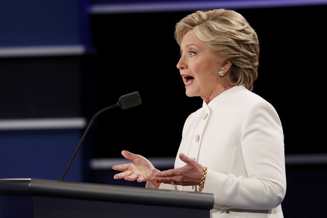 B&agrave; Hillary Clinton trong cuộc tranh luận lần 3 với &ocirc;ng Donald Trump. (Ảnh: Reuters)