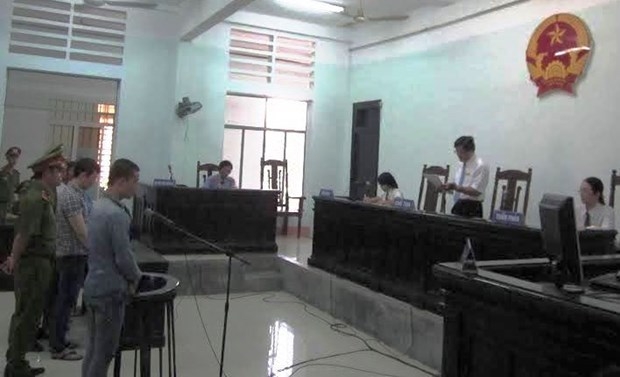 lT&ograve;a tuy&ecirc;n &aacute;n.