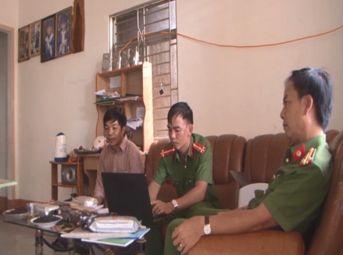 Lực lượng chức năng lập bi&ecirc;n bản xử l&yacute;