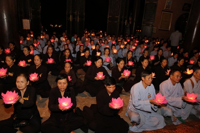 Ninh B&igrave;nh: Đ&ecirc;m hội hoa đăng cầu Quốc th&aacute;i D&acirc;n an tại ch&ugrave;a B&aacute;i Đ&iacute;nh