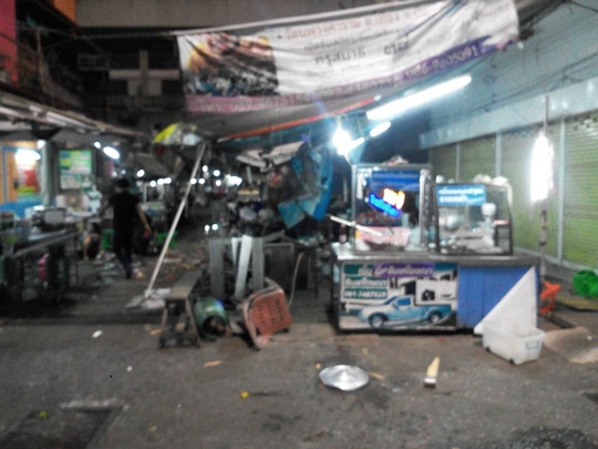 Hiện trường xảy ra vụ nổ bom.