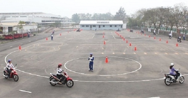 Bị câm, điếc có được thi bằng lái xe không?