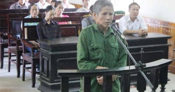 Bênh vực em vợ, dùng đá đánh chết người