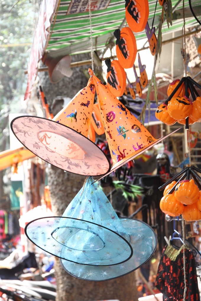 Mũ ph&ugrave; thủy với đủ c&aacute;c m&agrave;u sắc.