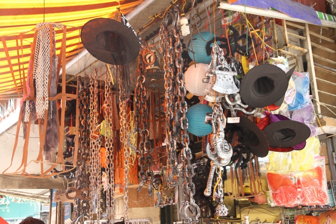 Nhữg d&acirc;y x&iacute;ch giả....