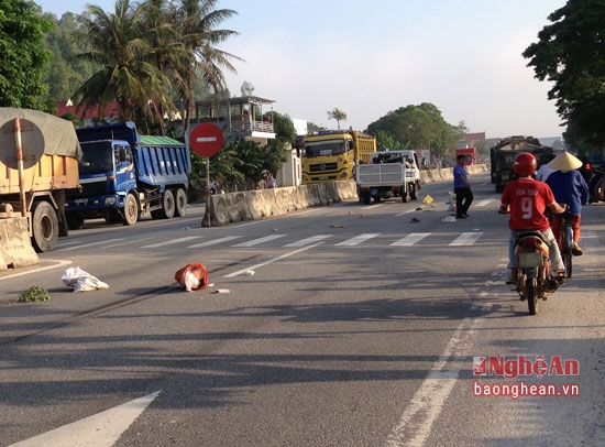 Hiện trường vụ tai nạn. (Ảnh Kim Cương)