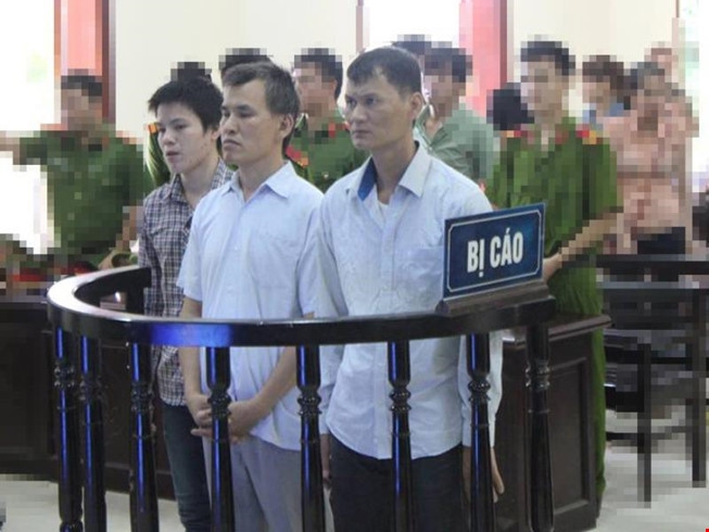 C&aacute;c bị c&aacute;o tại t&ograve;a.