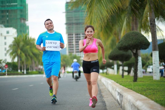 Ch&agrave;ng trai Trần Viết Thắng lu&ocirc;n động vi&ecirc;n Thanh Ph&uacute;c trong sự nghiệp vươn tới đỉnh cao
