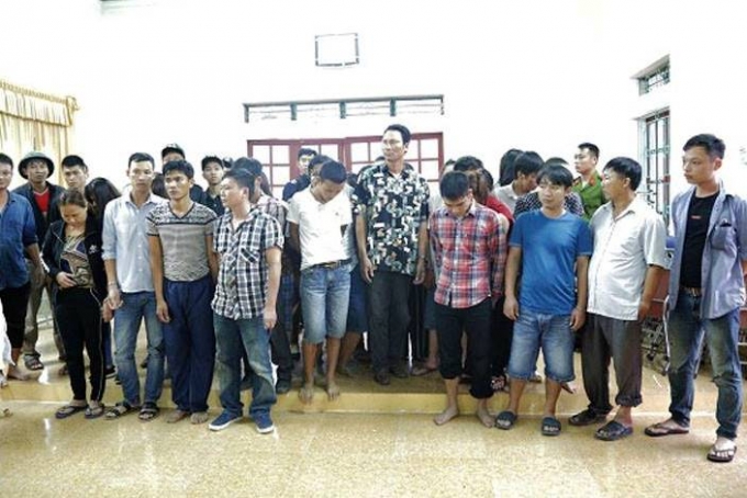 34 đối tượng tham gia đ&aacute;nh bạc bị bắt quả tang.