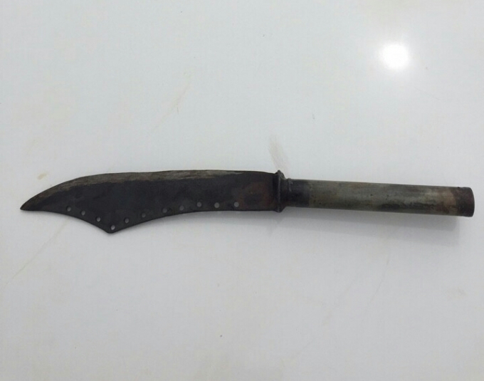 Con dao l&ecirc; - tang vật vụ trộm cắp xe m&aacute;y.