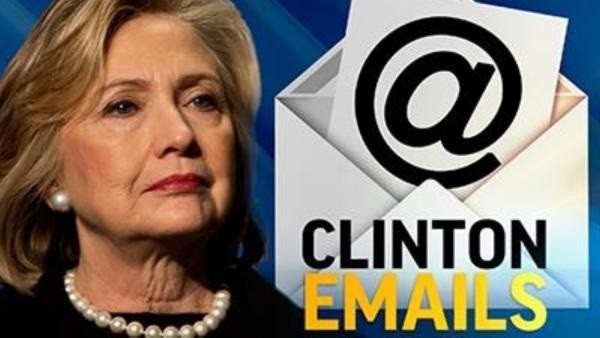 B&agrave; Clinton tiếp tục gặp kh&oacute; khăn sau khi FBI c&ocirc;ng bố t&aacute;i điều tra về b&ecirc; bối email. (Ảnh: Newtalkflorida)