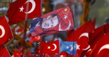 Hậu đảo chính, 10.000 công chức Thổ Nhĩ Kỳ bị sa thải