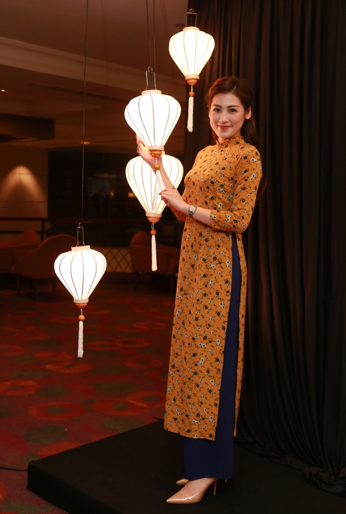 Ngọc H&acirc;n, Ho&agrave;ng My, T&uacute; Anh g&acirc;y quỹ cho trẻ hở h&agrave;m ếch