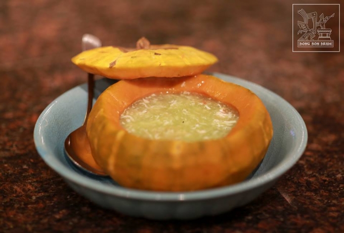 B&iacute; ng&ocirc; Halloween được chế biến th&agrave;nh m&oacute;n ăn l&ocirc;i cuốn.