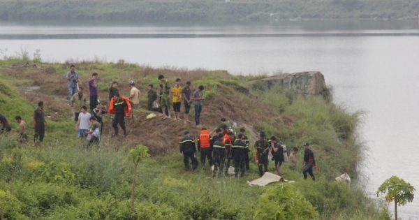 Rủ nhau đi bơi, nam thanh niên đuối nước tại hồ đá ĐHQG