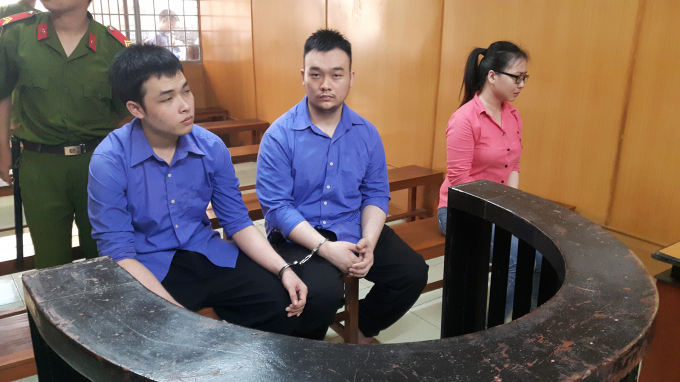 C&aacute;c bị c&aacute;o tại phi&ecirc;n t&ograve;a.