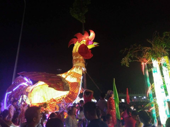 Th&agrave;nh phố Tuy&ecirc;n Quang rực rỡ với những lồng đ&egrave;n khổng lồ