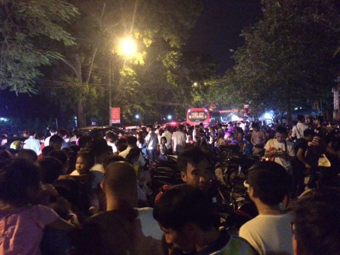 Th&agrave;nh phố Tuy&ecirc;n Quang rực rỡ với những lồng đ&egrave;n khổng lồ