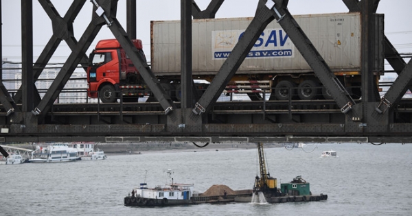 Bản tin Quốc tế Plus số 38: Trung Quốc yêu cầu các công ty Triều Tiên đóng cửa