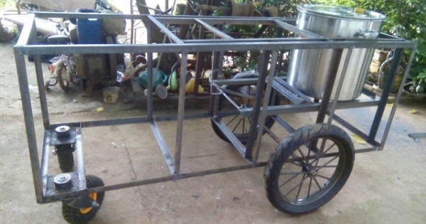 Đắk Lắk: Vì sao trưởng phòng trẻ xin nghỉ việc về bán gà nướng?