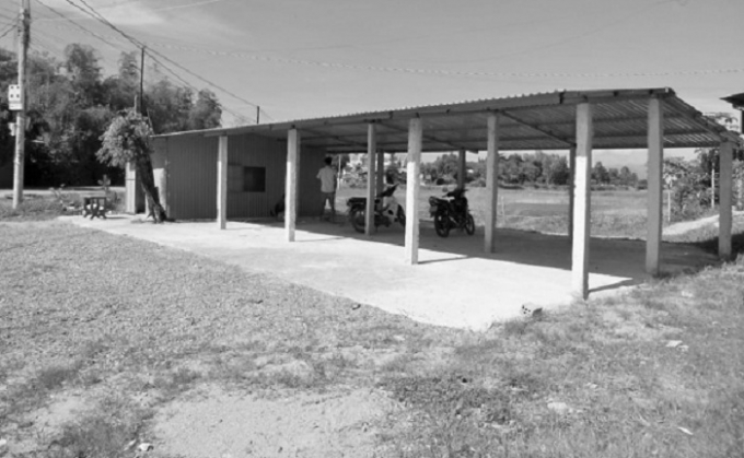 Nh&agrave; giữ xe lực lượng d&acirc;n qu&acirc;n x&atilde; T&acirc;y B&igrave;nh x&acirc;y dựng c&oacute; một phần nằm tr&ecirc;n h&agrave;nh lang quốc lộ 19B.