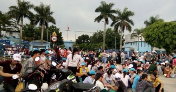 Thanh Hóa: Không có chỗ để xe, gần 8.000 công nhân đình công phản đối