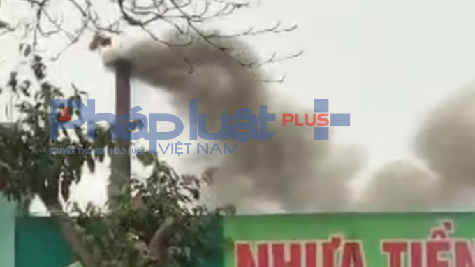 H&igrave;nh ảnh xả thải từ cơ sở sản xuất Linh Đức.