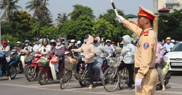 Người dân có được kiểm tra giấy tờ của Cảnh sát giao thông?