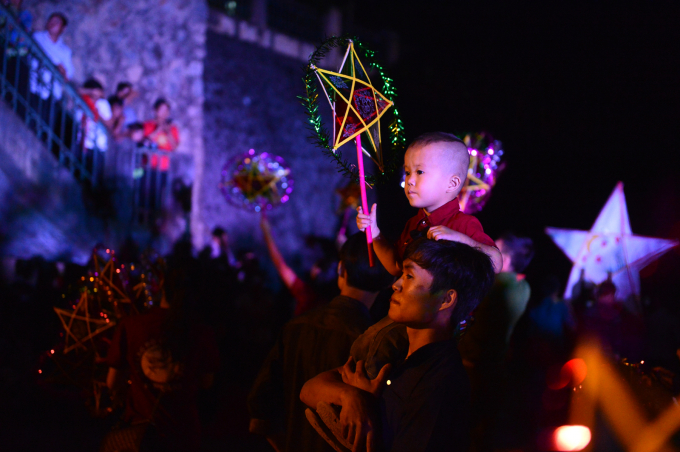 Trung Thu về tr&ecirc;n x&atilde; Nậm Ch&agrave;y