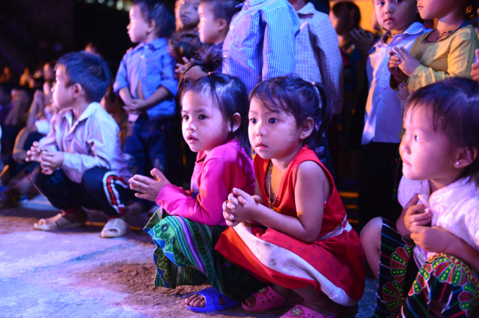 Trung Thu về tr&ecirc;n x&atilde; Nậm Ch&agrave;y