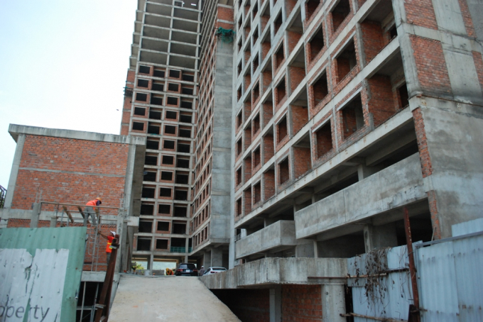 Chủ đầu tư mới đ&atilde; ho&agrave;n tất việc thương lượng với hơn 100 kh&aacute;ch h&agrave;ng v&agrave; đơn vị thi c&ocirc;ng trước đ&acirc;y.