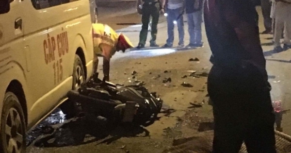 Huế: Va chạm với xe cấp cứu, một người chết thảm