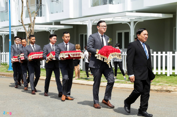 Đo&agrave;n rể phụ. (Ảnh: Zing)