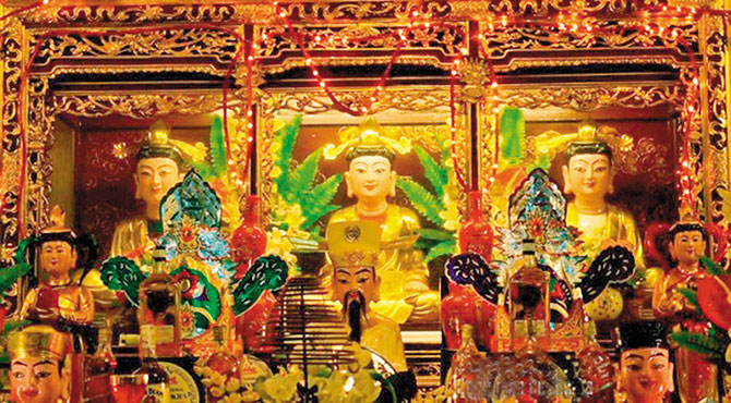 T&iacute;n ngưỡng thờ Mẫu bắt nguồn từ việc thờ c&uacute;ng c&aacute;c nữ thần.&nbsp;