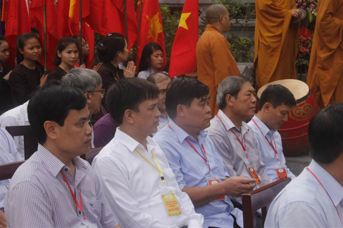 C&aacute;c đại biểu, l&atilde;nh đạo huyện Tr&ugrave;ng Kh&aacute;nh.