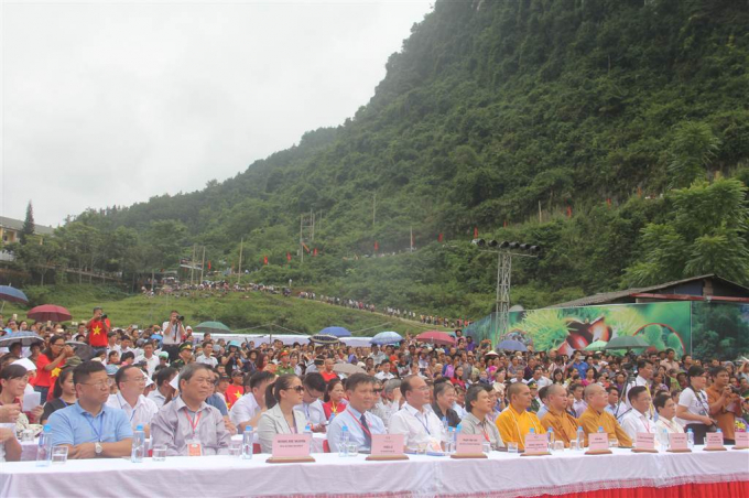 C&aacute;c đại biểu l&atilde;nh đạo Trung ương v&agrave; địa phương tới dự buổi lễ.