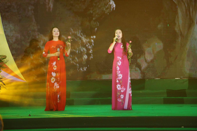 Lễ hội Du lịch Th&aacute;c Bản Giốc: Ca sỹ T&acirc;n Nh&agrave;n