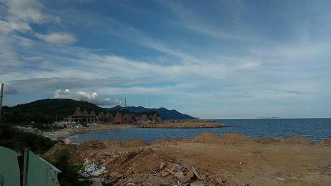 Champarama Resort &amp;amp;amp; Spa đ&atilde; lấn biển hơn 17000 m2.