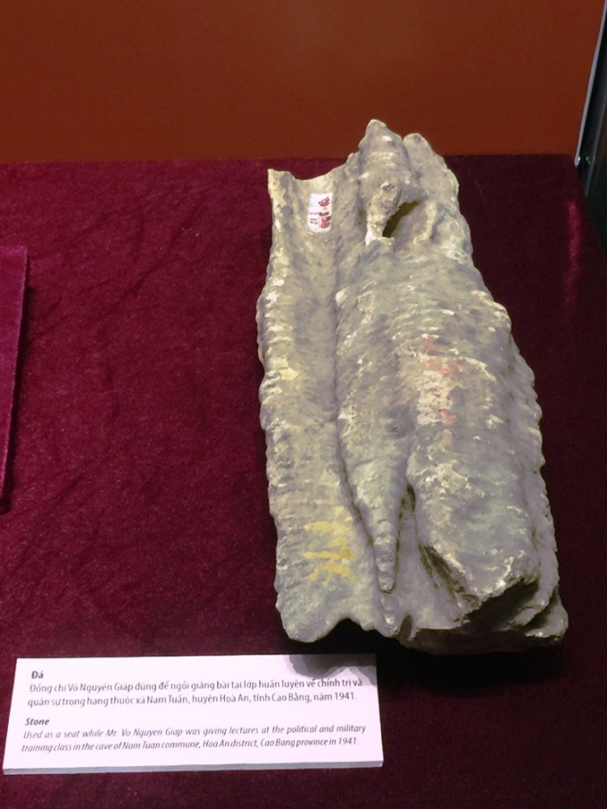 Phiến đ&aacute; được Đại tướng V&otilde; Nguy&ecirc;n Gi&aacute;p d&ugrave;ng để giảng b&agrave;i tại Lớp huấn luyện về ch&iacute;nh trị v&agrave; qu&acirc;n sự tại Cao Bằng năm 1941.